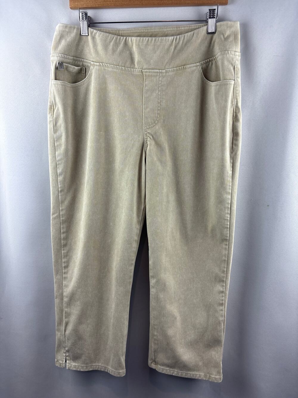 Women’s Belle Kim Gravel Size 16T Khaki Capris